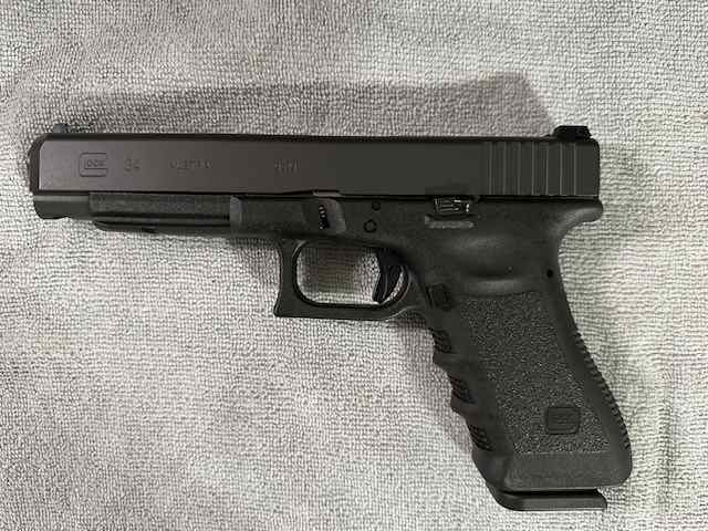 Glock 34-2.jpg