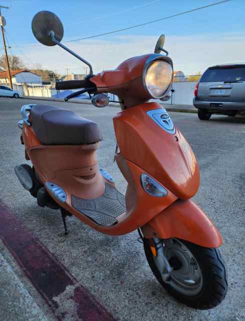 WTT 2007 Genuine buddy 125cc scooter - runs well