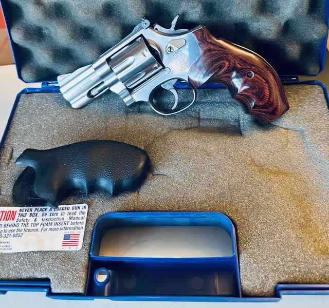 LNIB S&amp;W NO-LOCK 686-4 7 SHOT SNUB 2.5&quot; BBL 