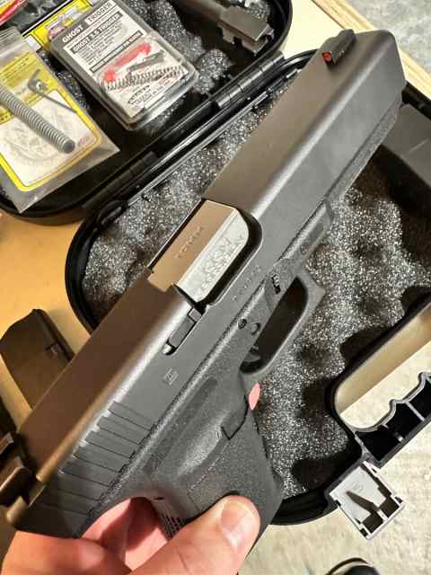 Glock 20 SF 10mm w/ Extras