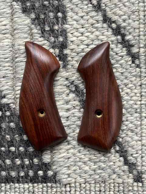 Eagle S&amp;W J Frame Round Butt Rosewood Grips