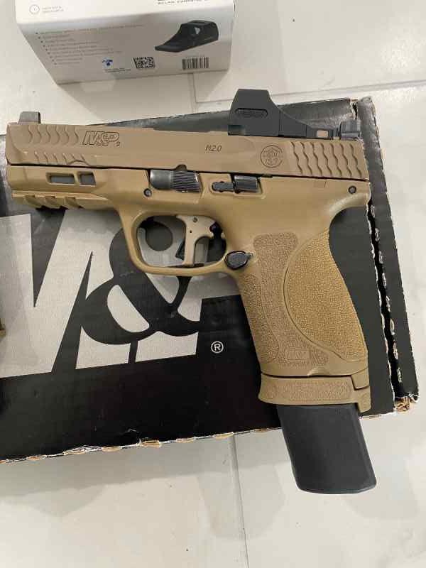 M&amp;P 2.0 S&amp;W 9mm, Holosun,Apex trigger, FDE