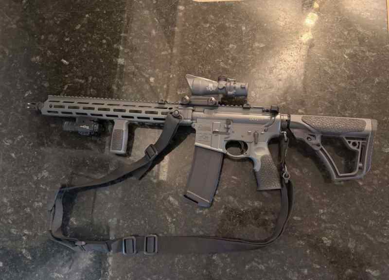 Daniel Defense DDM4 V7 5.56 NATO Trijicon ACOG 4×3