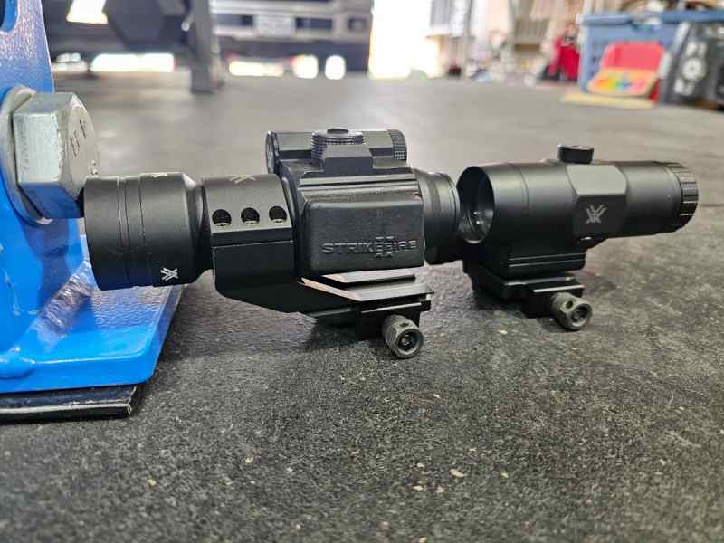 Vortex Strikefire II and Vortex VMX-3 magnifier 