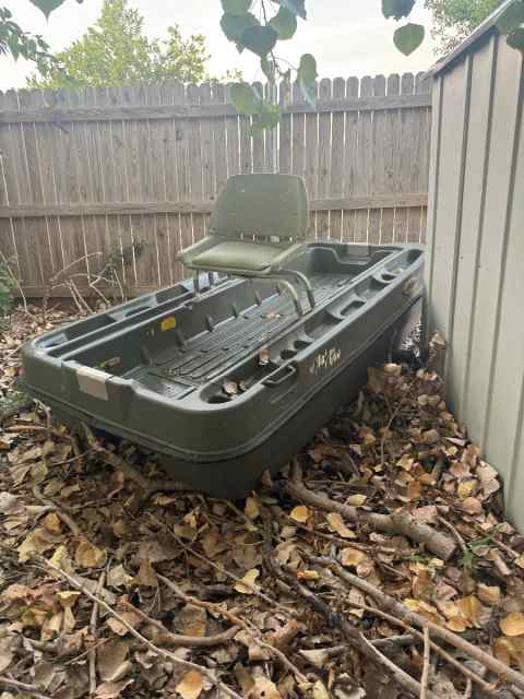 10’ pelican boat for fishing WTT/WTS