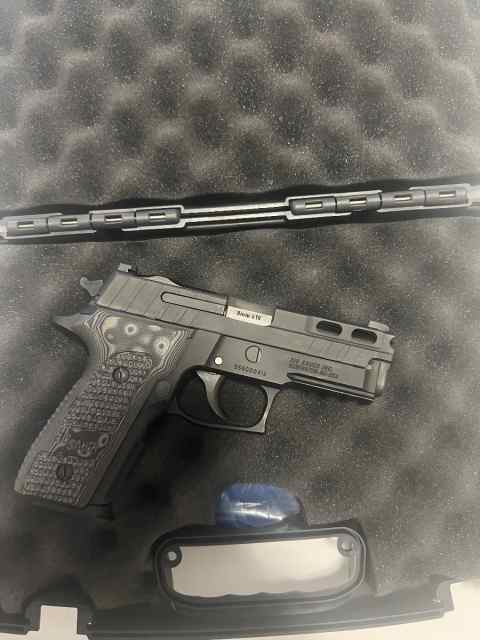 Sig 229 Pro with 6 mags WTT  sig 320