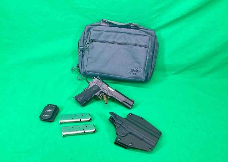 Kimber Custom LW 1911 .45 ACP w/ 3 mags, holster, 