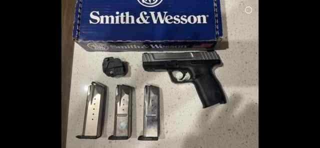 Smith &amp; Wesson SD40 – Like New – $400 OBO or Trade