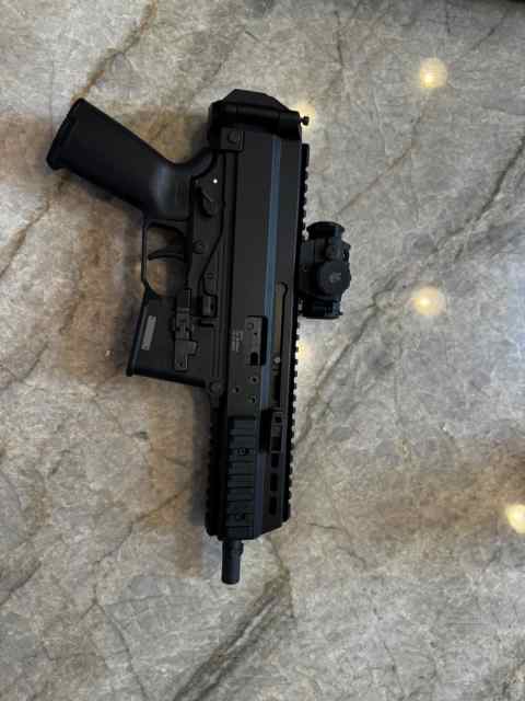 APC 9 with 6 33 round glock mags and carry case