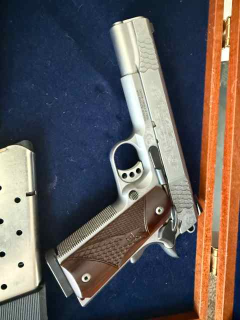 Smith &amp; Wesson 1911