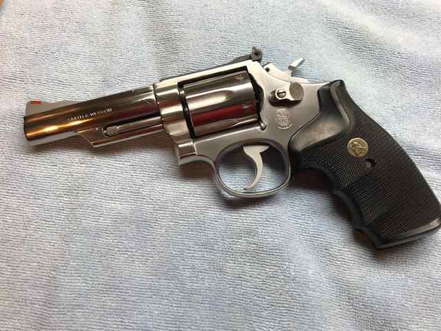 Smith and Wesson 66-2 A.jpg
