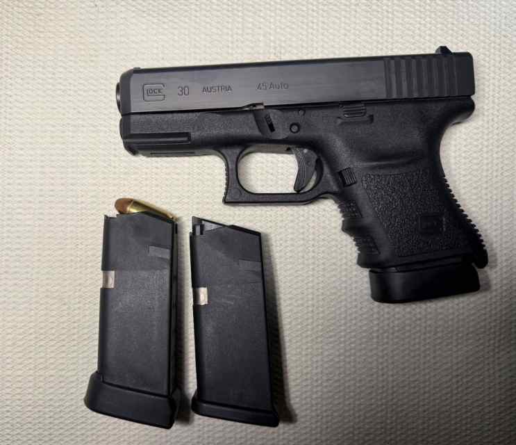 Glock 30SF Gen 4 45 ACP, 3 Mags + Kydex Holster