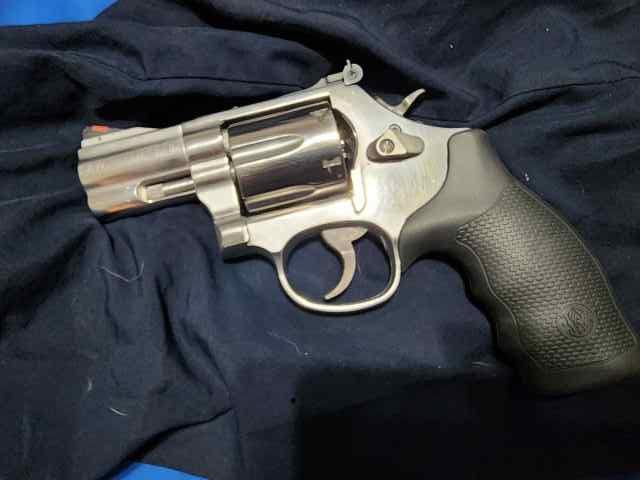 Smith and Wesson 686 2.5