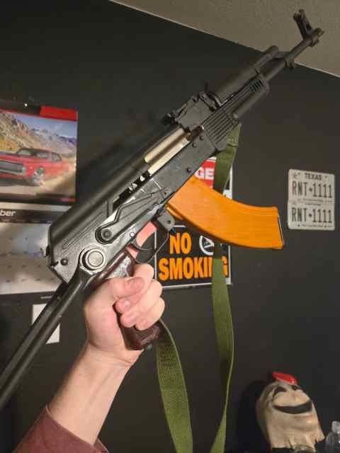 WASR-10 + 200 rounds + 5 mags 