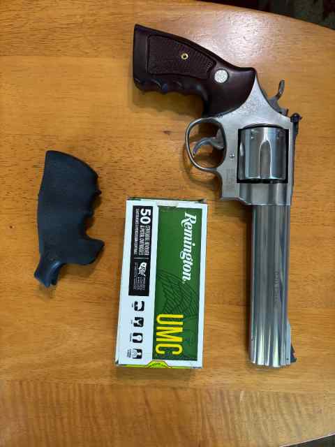 S&amp;W 629-4 Classic in 44 Magnum with 6” barrel