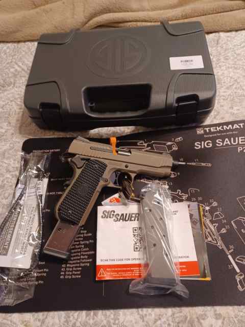 Sig Sauer 1911 FCT 45acp Emperor Scorpion 