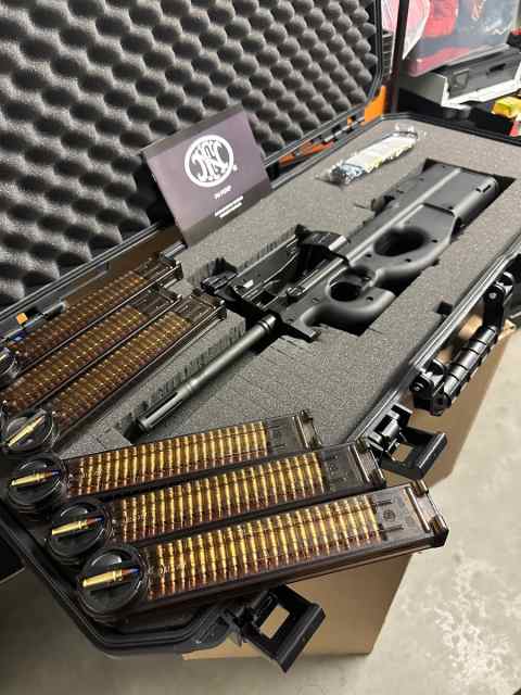 FN PS90 WITH 6 FULLY LOADED MAGAZINES (300 ROUNDS)