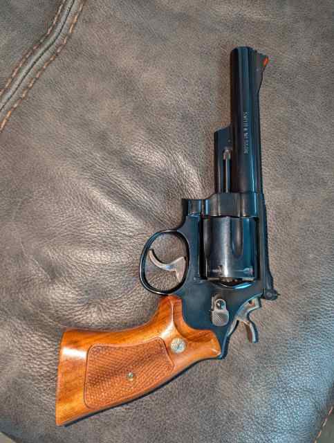 Smith &amp; Wesson Model 29 44 magnum (Dirty Harry)