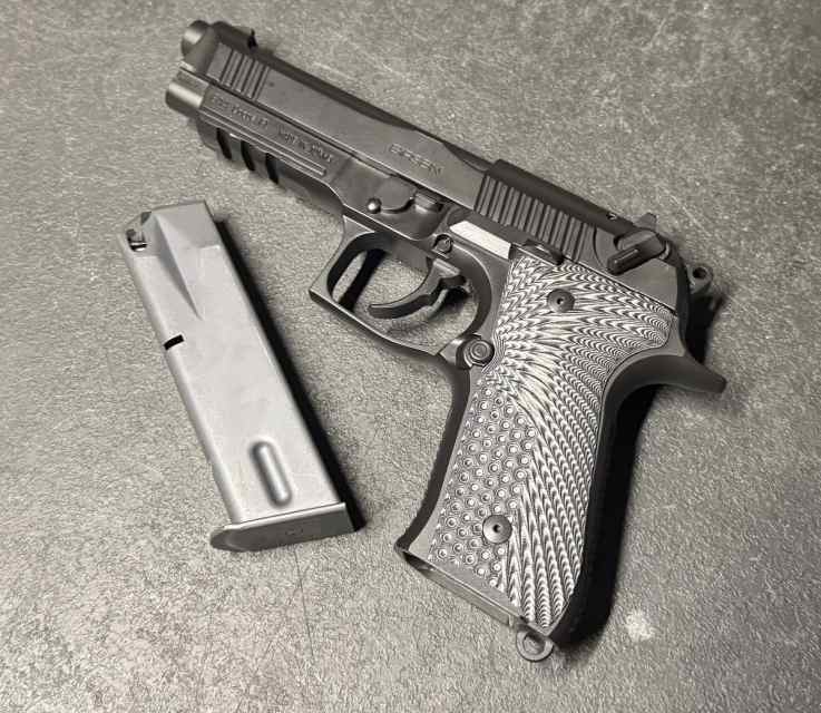 EAA Girsan Regard MC R9 9mm (Beretta 92)