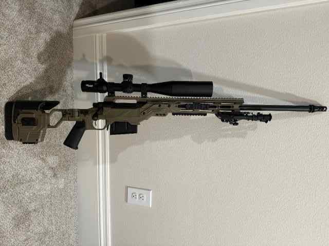 Remington 300 Win Mag  with Cadex chassis 