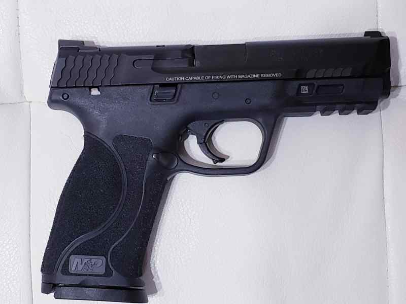 M&P40 1.jpg