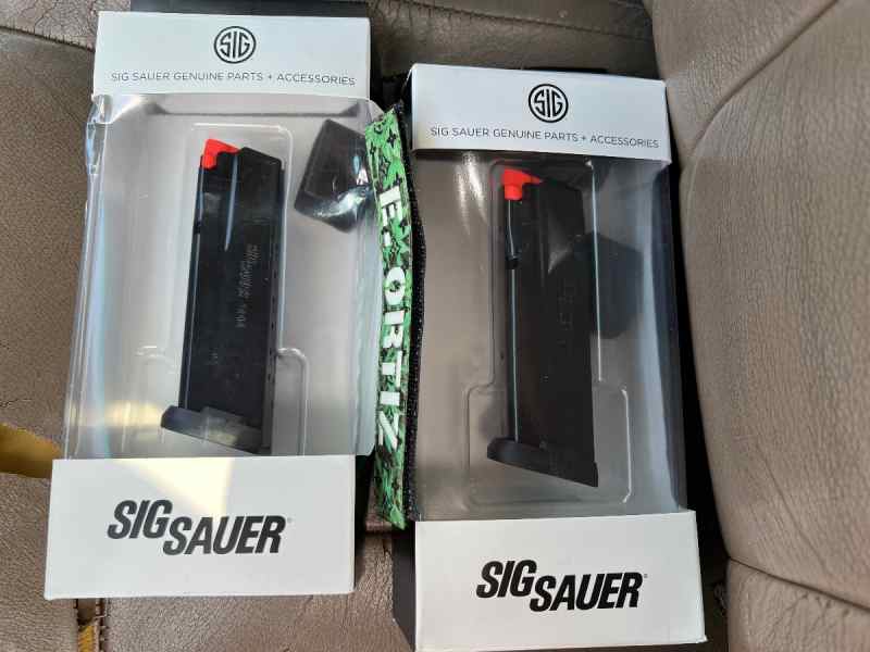 Sig Sauer P365 17RD MAGAZINE (2) available NiB