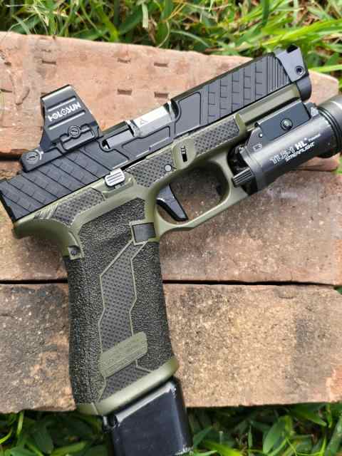 Glock G45 with EXTRAS!