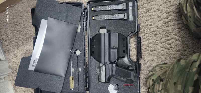 Canik tp9sfx like new