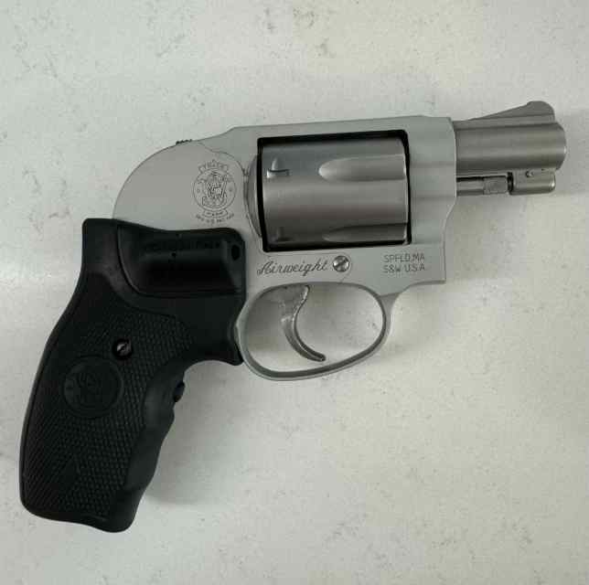 Smith &amp; Wesson 638 CT Airweight + ammo 