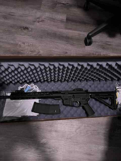 Like new PSA 16&quot; Mid-Length 5.56 AR15