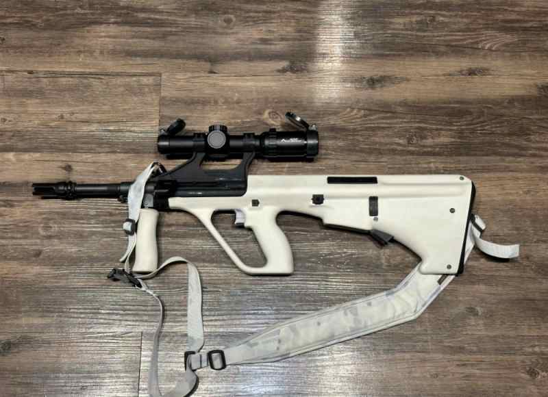 Steyr AUG A3 M1 in white, w/ full package + Primar