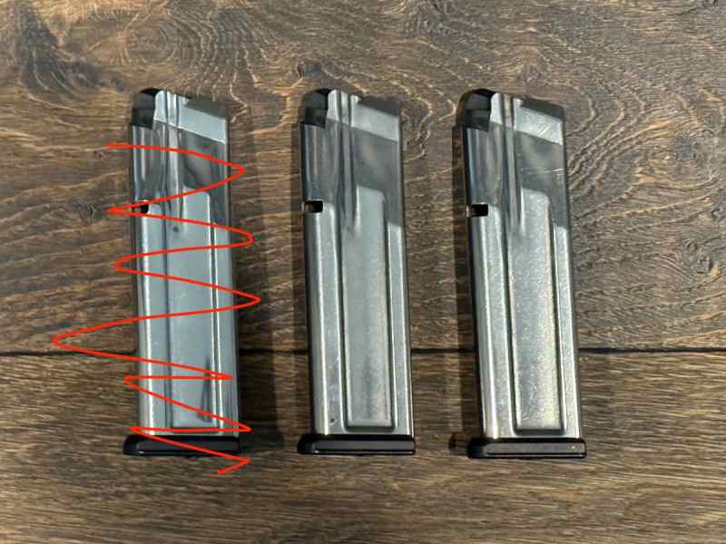 Staccato C2 Magazines / Holsters