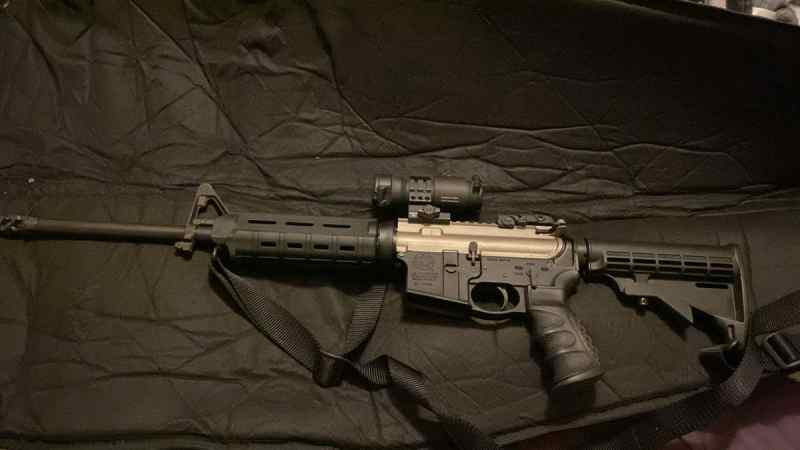 Smith &amp; Wesson MP-15 Rifle w/ Custom Stock &amp; Scope