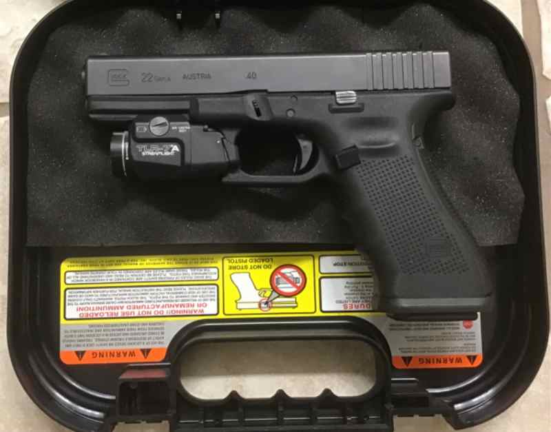 Glock 22 Gen 4 with Streamlight TLR-7A