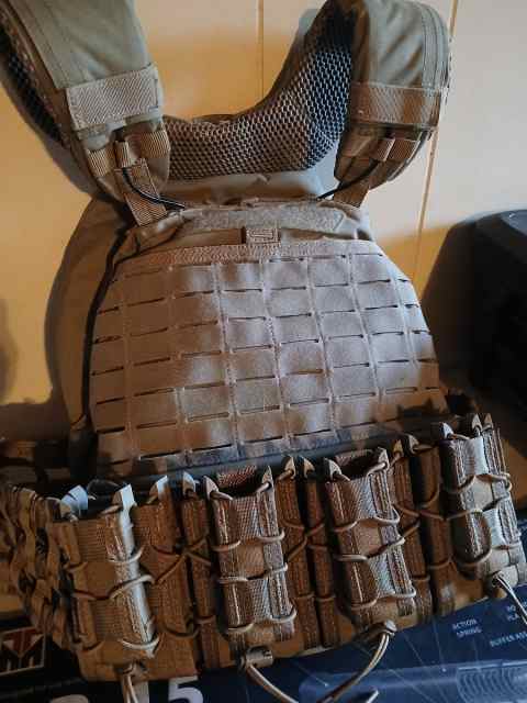5.11 tactec plate carrier with double taco pouches