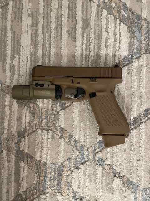 Glock 19X w/SureFire X300 Turbo Tan 