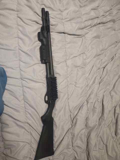 Remington 870 with Streamlight forend