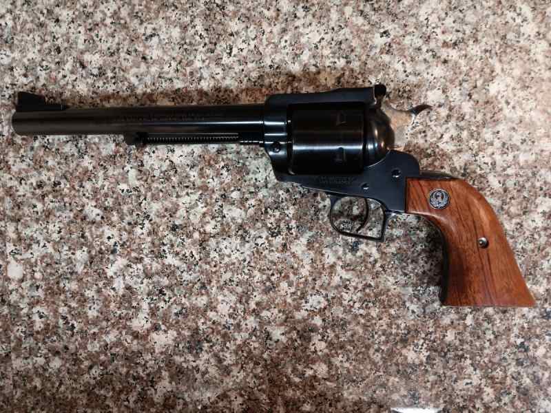 RUGER NEW MODEL SUPER BLACKHAWK .44 MAG LIKE NEW!