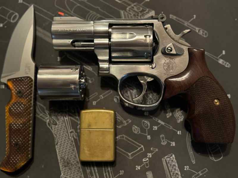 Smith &amp; Wesson Model 686-4 Vintage 7-shot