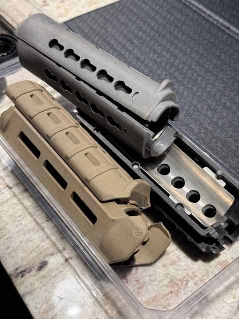 Ar15 carbine clamshell handguards Magpul B5 Colt(?