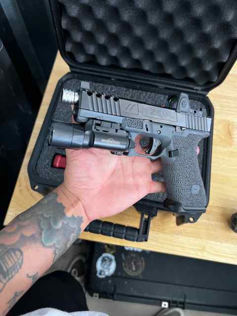 Zev Glock 17 w RMR/X300u