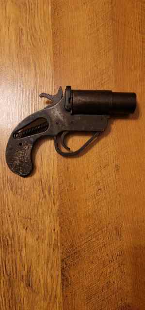 British flare pistol