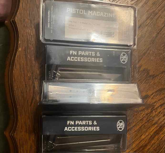 5 NIB fns-9 17rd 9mm &amp; 3 NIB 20rd Ruger P mags