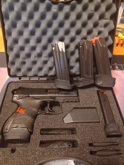 BNIB H&amp;K P30SK with 5 Mags. NEVER FIRED