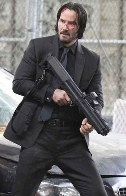 John Wick KSG-12 with Eotech 412/Magpul mbus/case