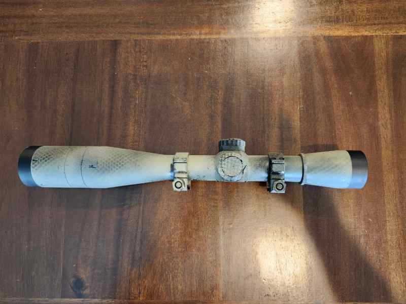 Leupold Mark 4 M3 - 10x with Leupold Rings