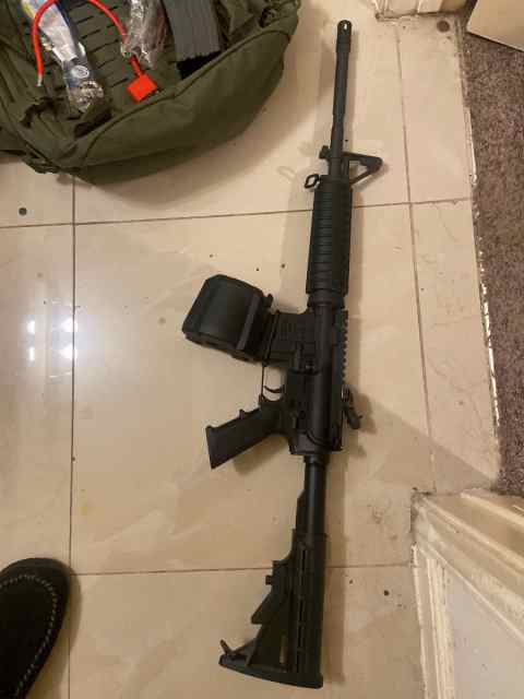 Ar 15 barely used. Acsessories included. 
