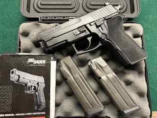 Sig Sauer P229, 9mm