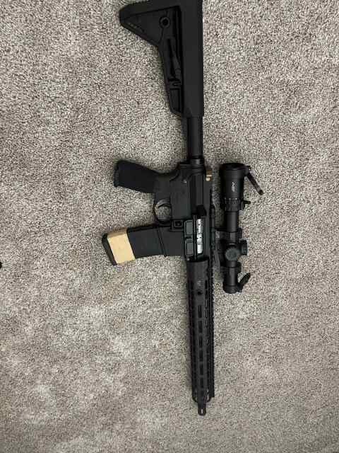 LIKE NEW Aero precision ar15 WITH LPVO 1-6 PA SLX