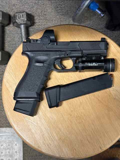 Glock 17 gen 3 and extras 